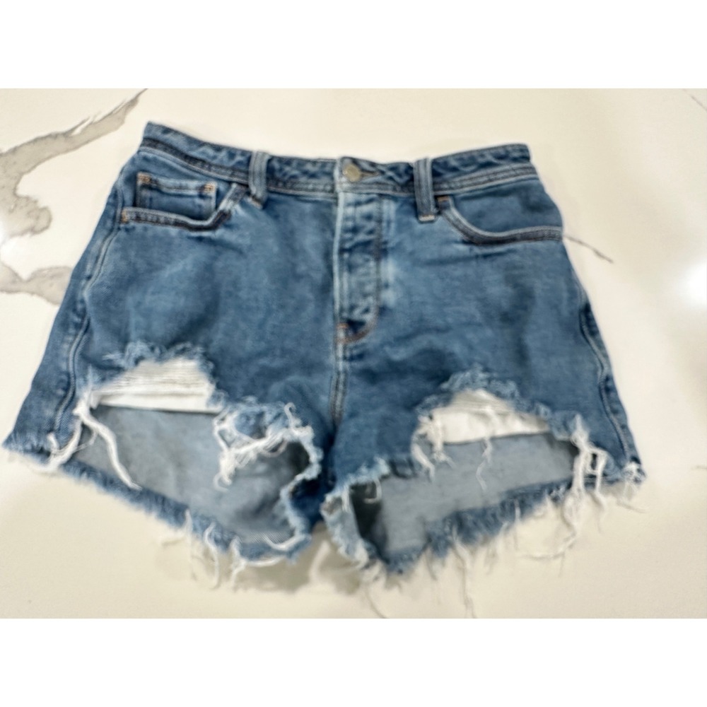 Hollister Curvy High-Rise Mom Shorts Blue Distressed Denim W27 Size 5‎